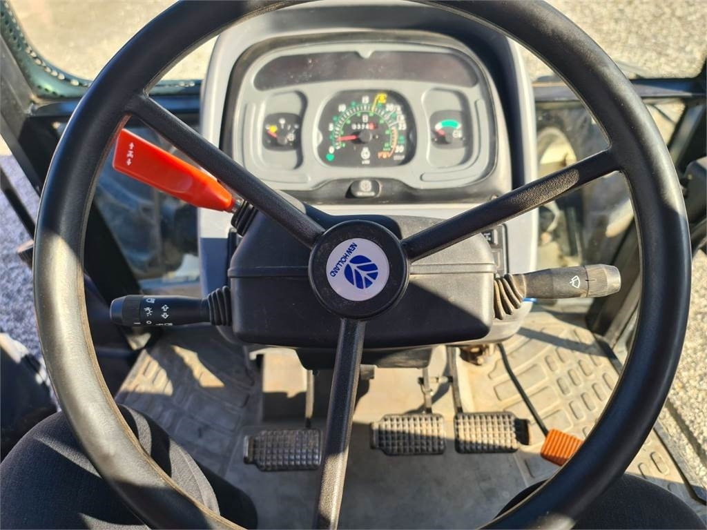 Leasing de New Holland TL100-4WD  New Holland TL100-4WD: foto 9