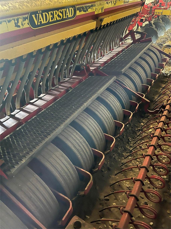 Vaderstad RAPID 400S - Semeadora combinada: foto 2 Vaderstad RAPID 400S - Semeadora combinada: foto 2