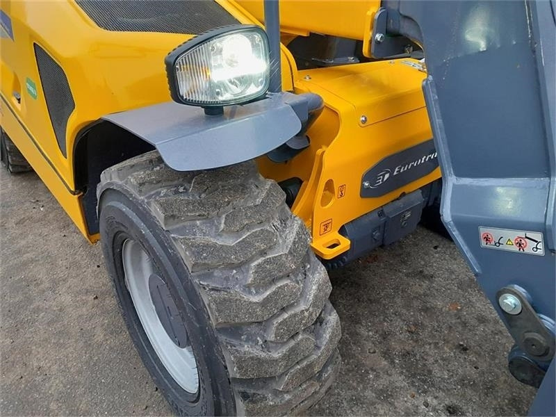 - - - EUROTRAC TH25.6 FABRIKS NY - Empilhador telescópico: foto 5 - - - EUROTRAC TH25.6 FABRIKS NY - Empilhador telescópico: foto 5