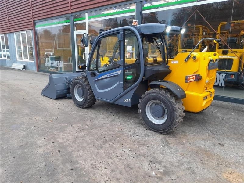 - - - EUROTRAC TH25.6 FABRIKS NY - Empilhador telescópico: foto 3 - - - EUROTRAC TH25.6 FABRIKS NY - Empilhador telescópico: foto 3