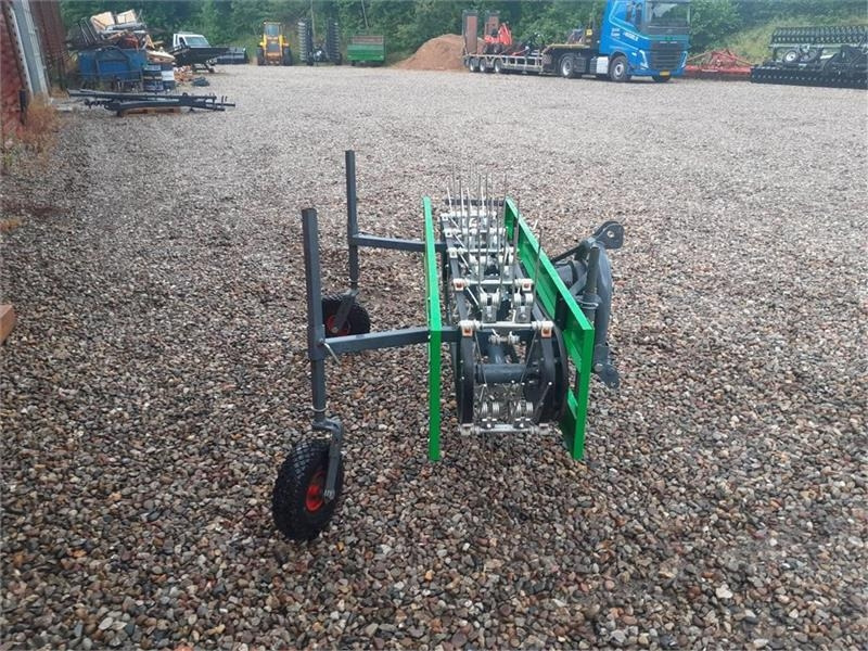 - - - HØ VENDER - Equipamento por Trator municipal: foto 3 - - - HØ VENDER - Equipamento por Trator municipal: foto 3