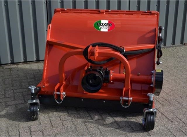 - - - boxer - Equipamento por Trator municipal: foto 2 - - - boxer - Equipamento por Trator municipal: foto 2