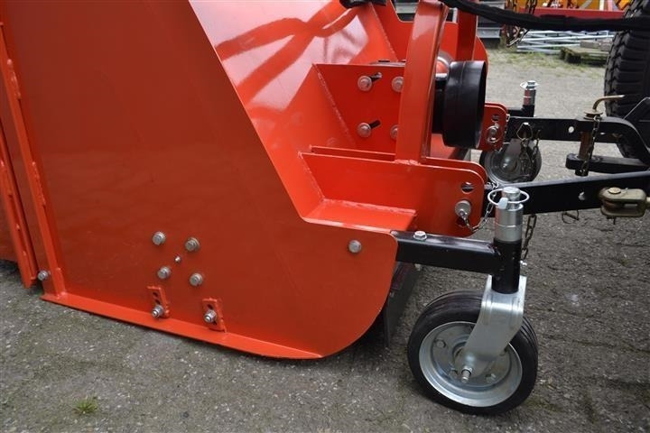 - - - boxer - Equipamento por Trator municipal: foto 4 - - - boxer - Equipamento por Trator municipal: foto 4