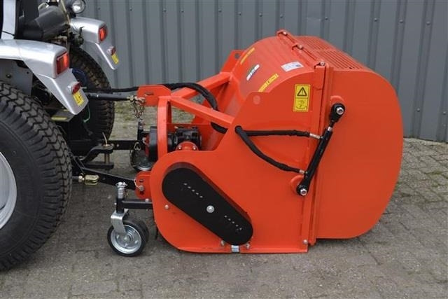 - - - boxer - Equipamento por Trator municipal: foto 1 - - - boxer - Equipamento por Trator municipal: foto 1