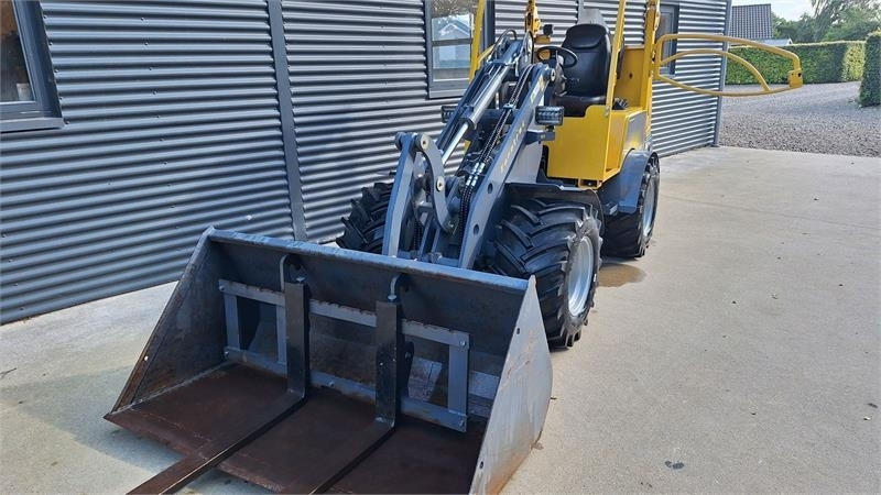 Eurotrac W12 - Carregadora articulada: foto 4 Eurotrac W12 - Carregadora articulada: foto 4