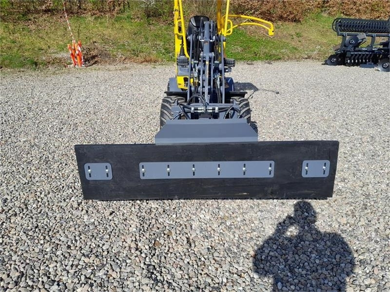 FK Machinery FODER SKRABER - Lâmina por Máquina de construção: foto 2 FK Machinery FODER SKRABER - Lâmina por Máquina de construção: foto 2