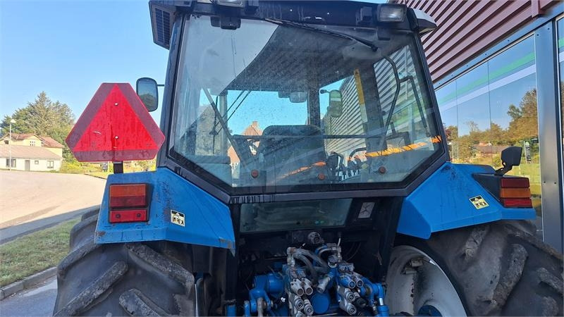 Ford 8240  - Trator: foto 3 Ford 8240  - Trator: foto 3