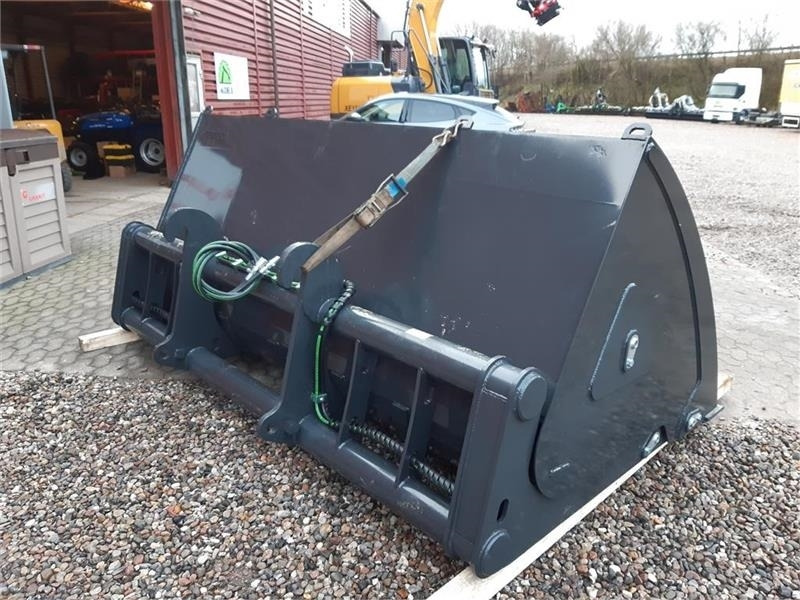 Inter-Tech højtipskovl inter-tech 3 meters - Balde para carregadeiras: foto 3 Inter-Tech højtipskovl inter-tech 3 meters - Balde para carregadeiras: foto 3