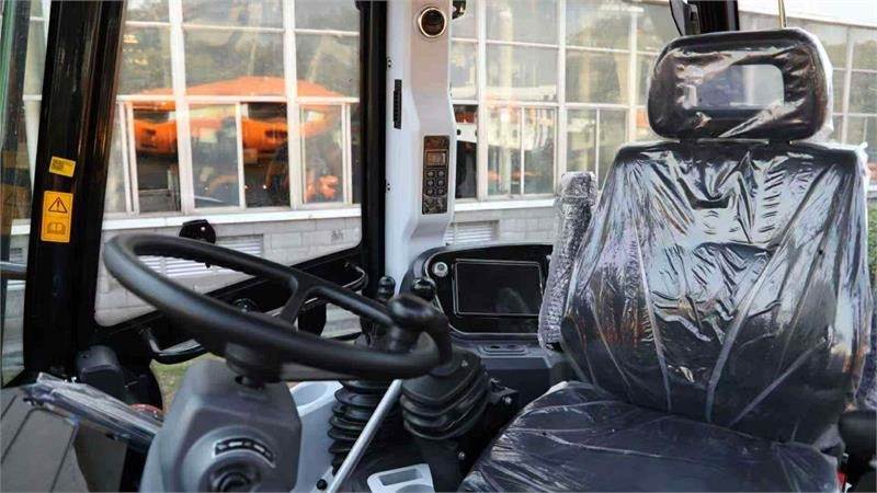 Lonking 83C Fabriks ny - Retroescavadeira: foto 5 Lonking 83C Fabriks ny - Retroescavadeira: foto 5