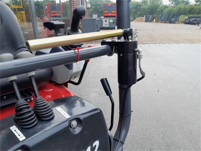 Mini escavadeira Mole M12: foto 8