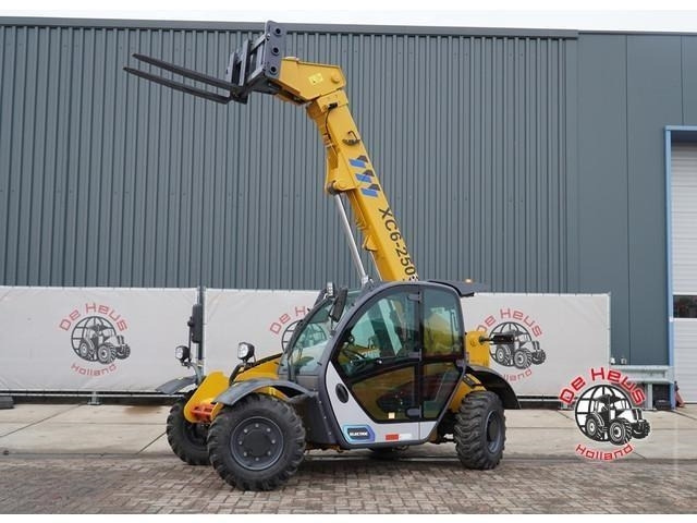 - - - XCMG XC6-2506E - Empilhador telescópico: foto 1 - - - XCMG XC6-2506E - Empilhador telescópico: foto 1
