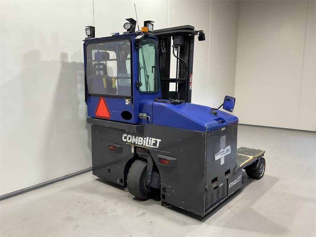 Combilift C4000ET - Empilhador de 4 vias: foto 2 Combilift C4000ET - Empilhador de 4 vias: foto 2