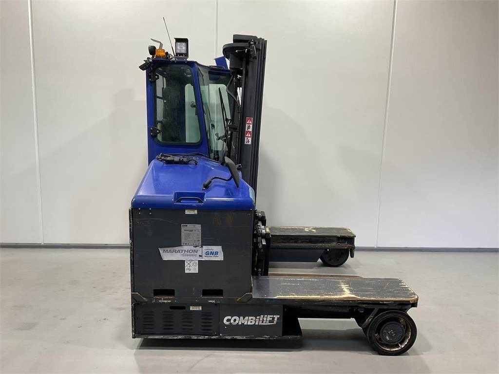 Combilift C4000ET - Empilhador de 4 vias: foto 1 Combilift C4000ET - Empilhador de 4 vias: foto 1
