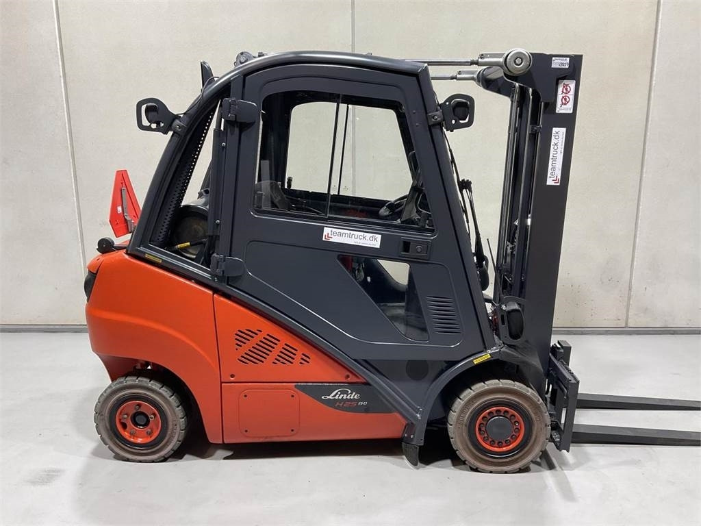 Linde H25T-02 - Empilhadeira a gás: foto 1 Linde H25T-02 - Empilhadeira a gás: foto 1