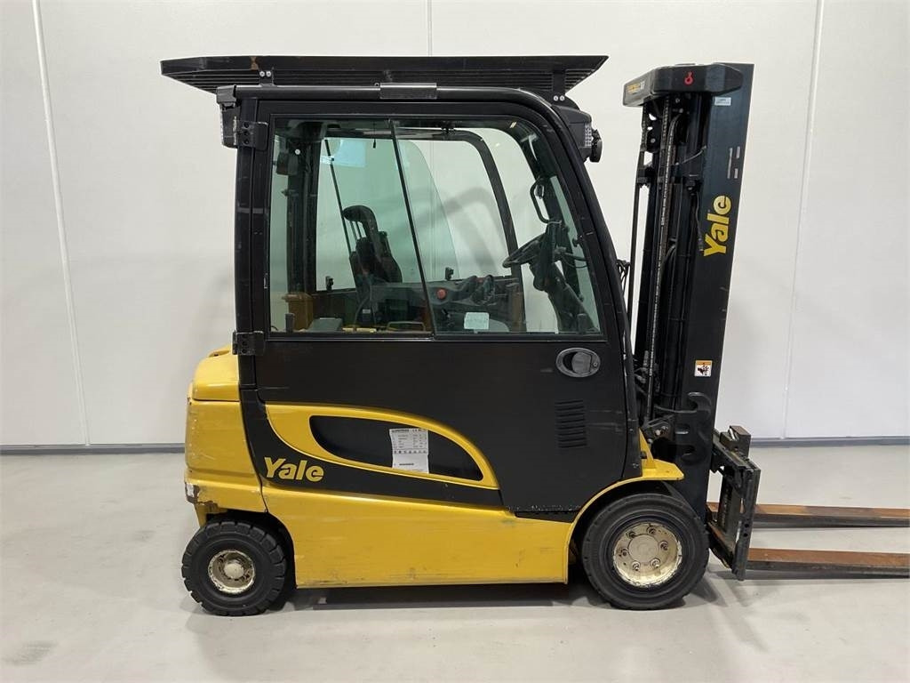 Yale ERP30VL - Empilhadeira elétrica: foto 1 Yale ERP30VL - Empilhadeira elétrica: foto 1