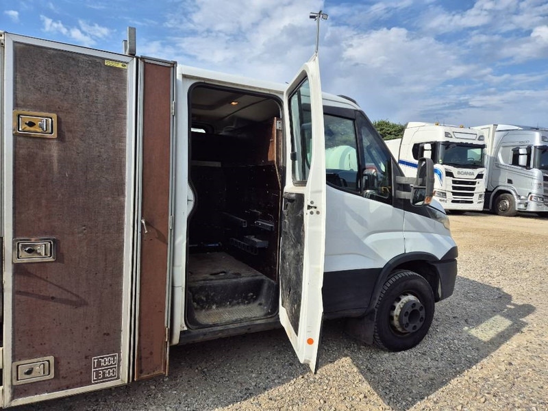 Iveco Daily 70c17 // med lad og presenning - Camião de caixa aberta/ Plataforma: foto 5 Iveco Daily 70c17 // med lad og presenning - Camião de caixa aberta/ Plataforma: foto 5