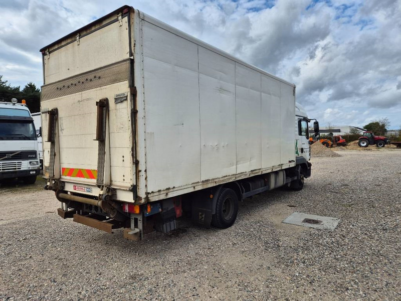 MAN TGL 10 / 12.180 4x2 with lift /ramp - Camião furgão: foto 4 MAN TGL 10 / 12.180 4x2 with lift /ramp - Camião furgão: foto 4