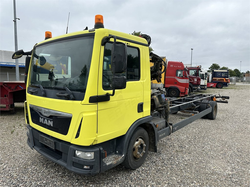 MAN TGL 12.220 // Crane HMF 735K2 // - Camião grua: foto 1 MAN TGL 12.220 // Crane HMF 735K2 // - Camião grua: foto 1