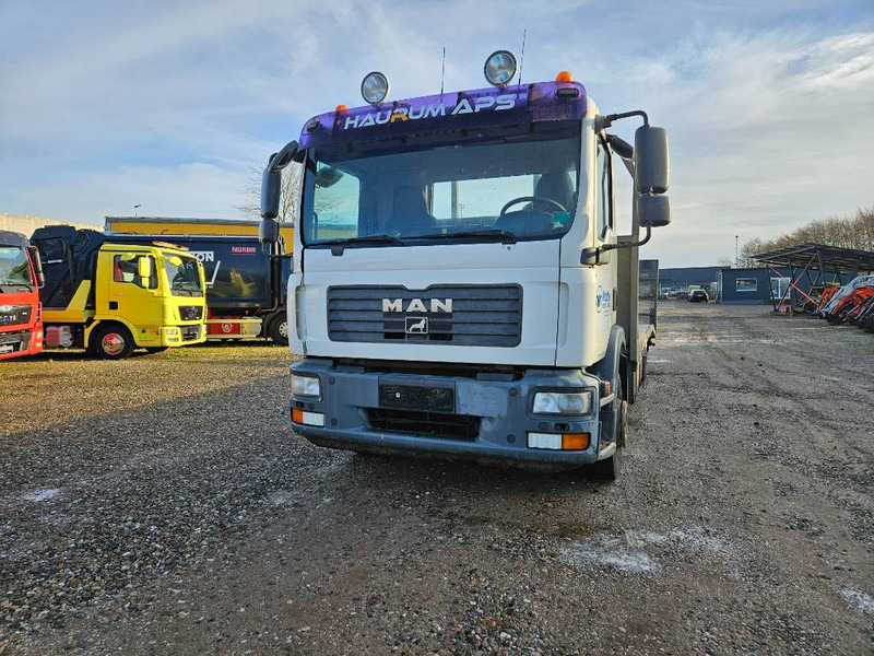 MAN TGM 15.280 // Machinetransport // Autotransporter - Caminhão reboque: foto 2 MAN TGM 15.280 // Machinetransport // Autotransporter - Caminhão reboque: foto 2