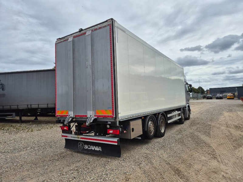 Scania R 500 8x2 //Rampe// Underboring - Camião furgão: foto 4 Scania R 500 8x2 //Rampe// Underboring - Camião furgão: foto 4