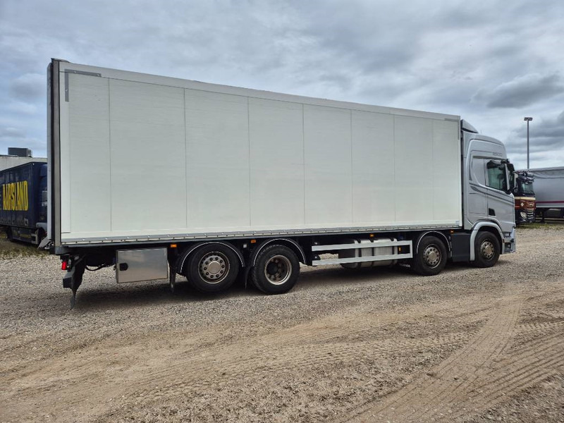 Scania R 500 8x2 //Rampe// Underboring - Camião furgão: foto 5 Scania R 500 8x2 //Rampe// Underboring - Camião furgão: foto 5