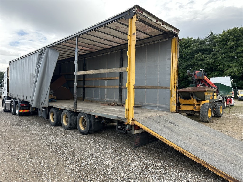 Schmitz Cargobull Machine transport trailer with bag ramp - Semi-reboque baixa: foto 3 Schmitz Cargobull Machine transport trailer with bag ramp - Semi-reboque baixa: foto 3