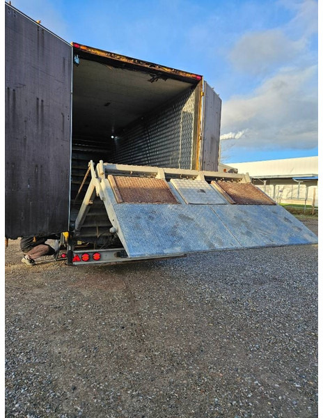 Montracon Racing// machinetrailer // Living area - Semi-reboque: foto 2 Montracon Racing// machinetrailer // Living area - Semi-reboque: foto 2