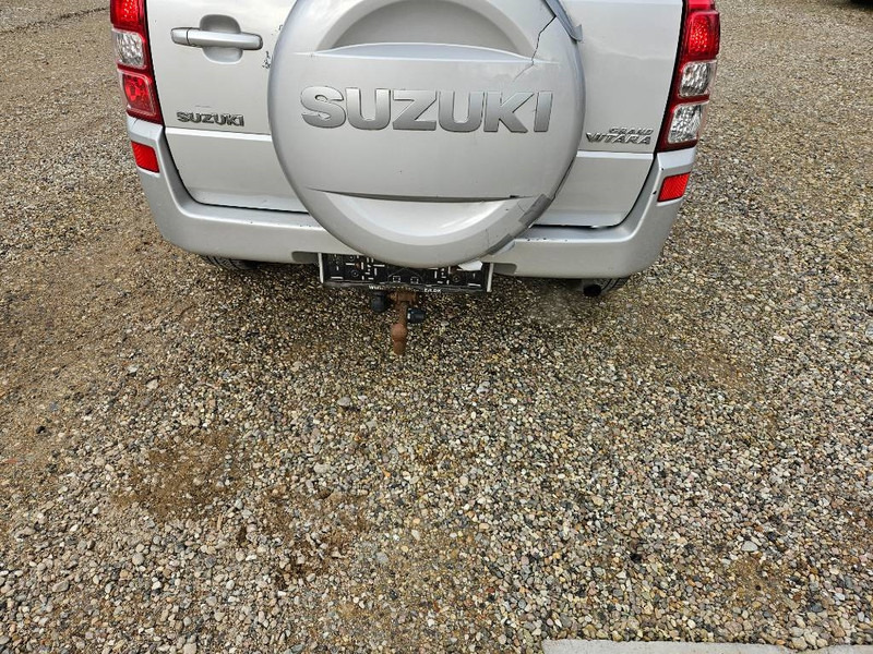 Suzuki Grand Vitara 2,0 GLX aut. Van 5d - Automóvel: foto 4 Suzuki Grand Vitara 2,0 GLX aut. Van 5d - Automóvel: foto 4