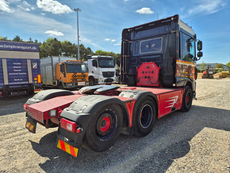 DAF XF 530 // Big Hydraulic // special interior - Tractor: foto 5 DAF XF 530 // Big Hydraulic // special interior - Tractor: foto 5