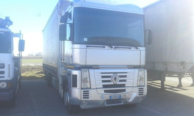 Renault MAGNUM 480 - Camião de lona: foto 1 Renault MAGNUM 480 - Camião de lona: foto 1