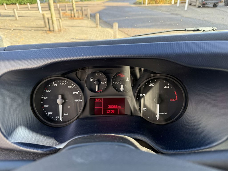 Leasing de Iveco Daily 50-150 Bakwagen Iveco Daily 50-150 Bakwagen: foto 6