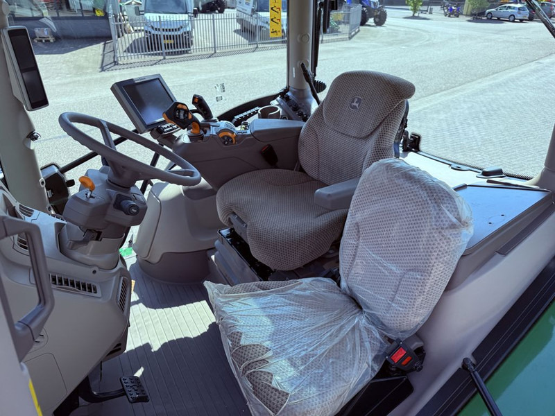 John Deere 6R130 Command Pro Autopowr - Trator: foto 5 John Deere 6R130 Command Pro Autopowr - Trator: foto 5