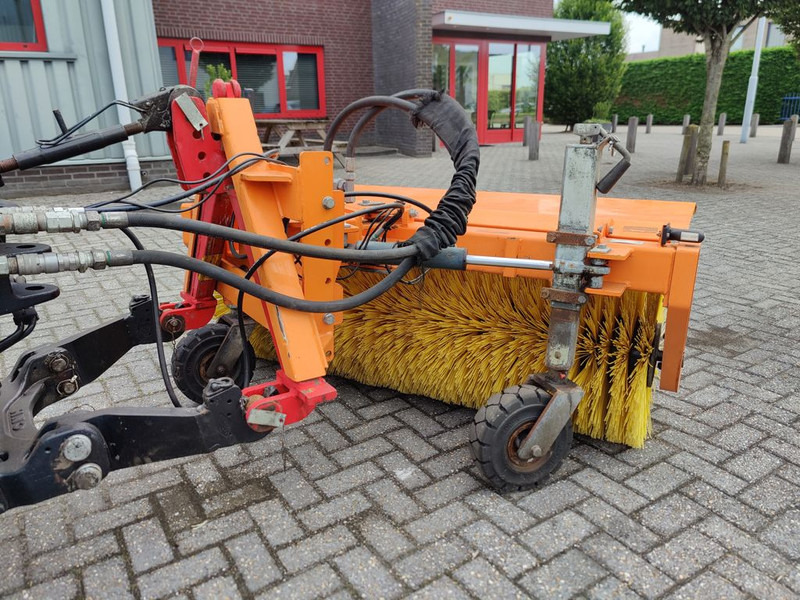 Nesbo HF1600S Veegmachine - Vassoura por Veículo municipal/ Especial: foto 3 Nesbo HF1600S Veegmachine - Vassoura por Veículo municipal/ Especial: foto 3