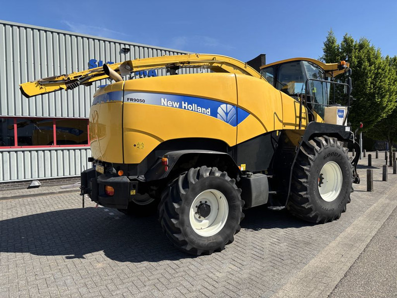 New Holland FR9050 - Picadora de forragem automotriz: foto 3 New Holland FR9050 - Picadora de forragem automotriz: foto 3