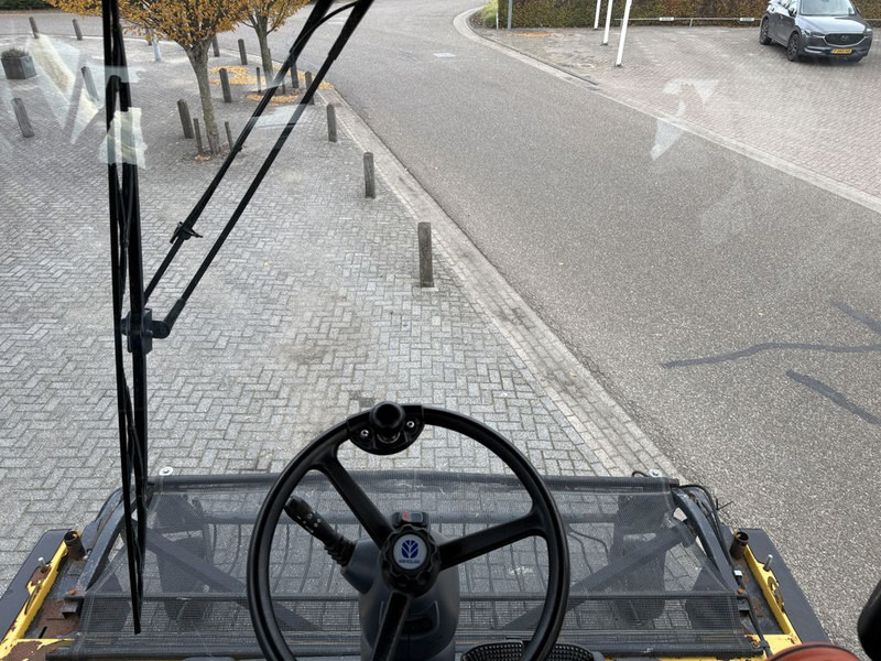 New Holland FR9050 - Picadora de forragem automotriz: foto 5 New Holland FR9050 - Picadora de forragem automotriz: foto 5