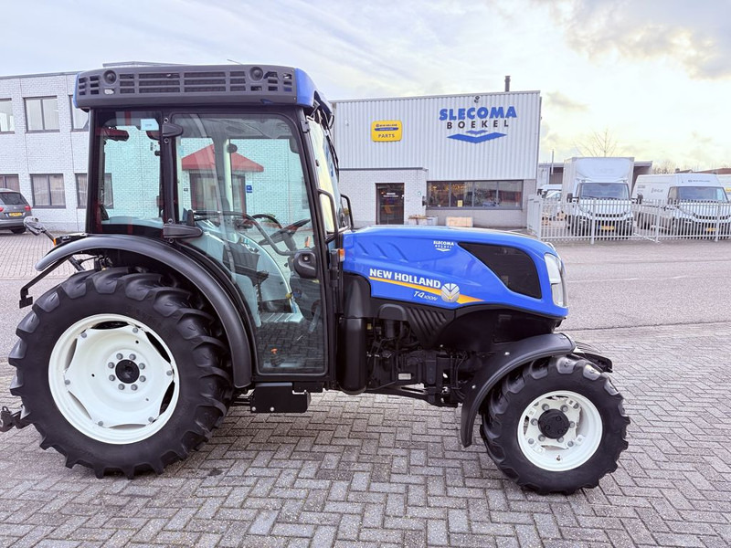 New Holland T4.100N BlueCab4 Supersteer - Trator: foto 4 New Holland T4.100N BlueCab4 Supersteer - Trator: foto 4