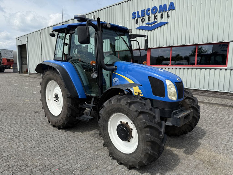 New Holland T5040 CAB + GPS - Trator: foto 4 New Holland T5040 CAB + GPS - Trator: foto 4