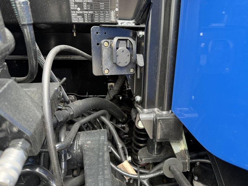 Trator novo New Holland T6.180 AC Stage V: foto 17