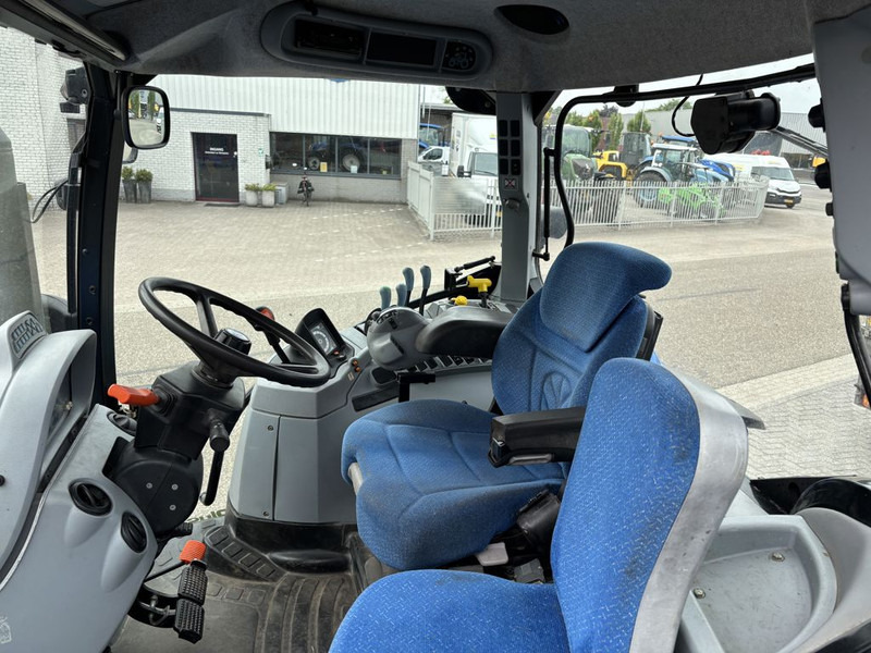New Holland T6010 Plus Supersteer - Trator: foto 5 New Holland T6010 Plus Supersteer - Trator: foto 5