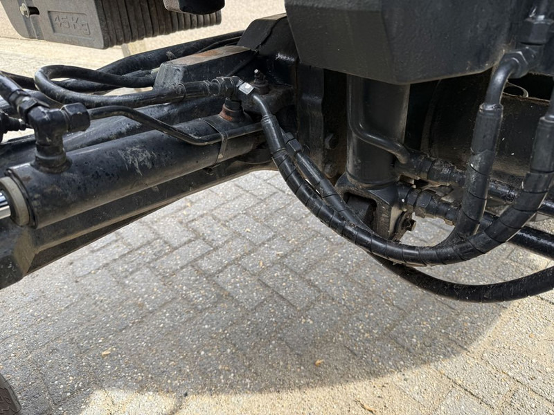 Trator New Holland T6070 Elite: foto 10
