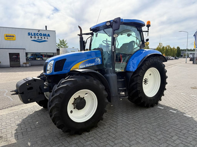 New Holland T6070 Elite - Trator: foto 2 New Holland T6070 Elite - Trator: foto 2