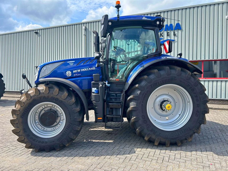 New Holland T7.300 AC New Gen Blue Power DEMO - Trator: foto 2 New Holland T7.300 AC New Gen Blue Power DEMO - Trator: foto 2