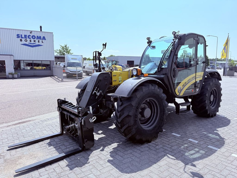 New Holland TH7.42 Telehandler - Empilhador telescópico: foto 2 New Holland TH7.42 Telehandler - Empilhador telescópico: foto 2