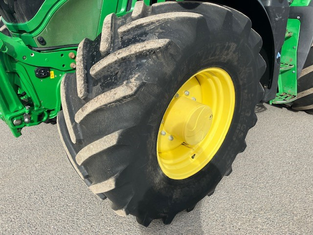 JOHN DEERE 6155R - Trator: foto 2 JOHN DEERE 6155R - Trator: foto 2