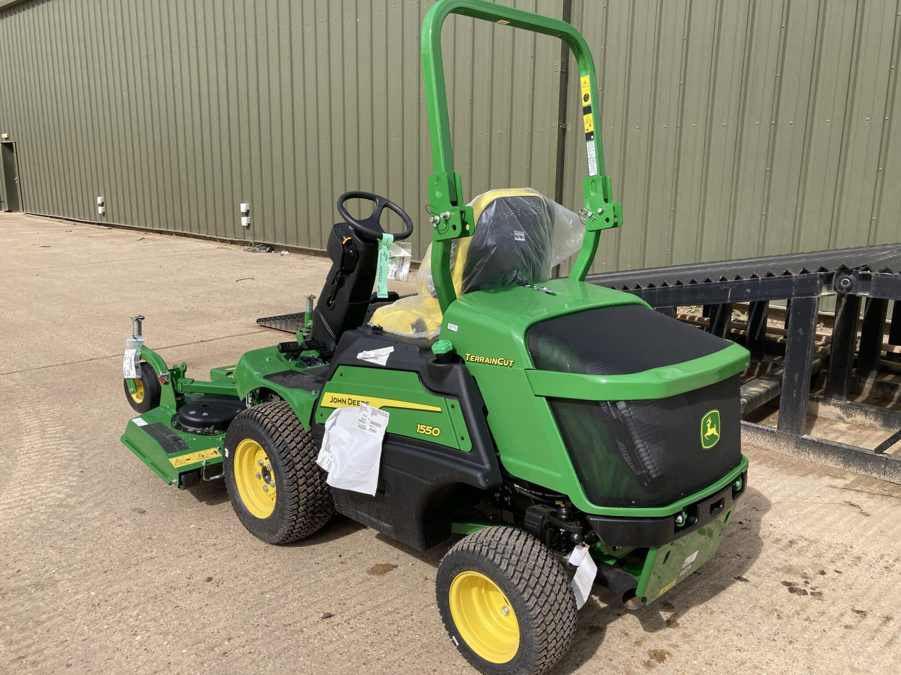 John Deere 1550 front mower - Cortador de grama: foto 4 John Deere 1550 front mower - Cortador de grama: foto 4