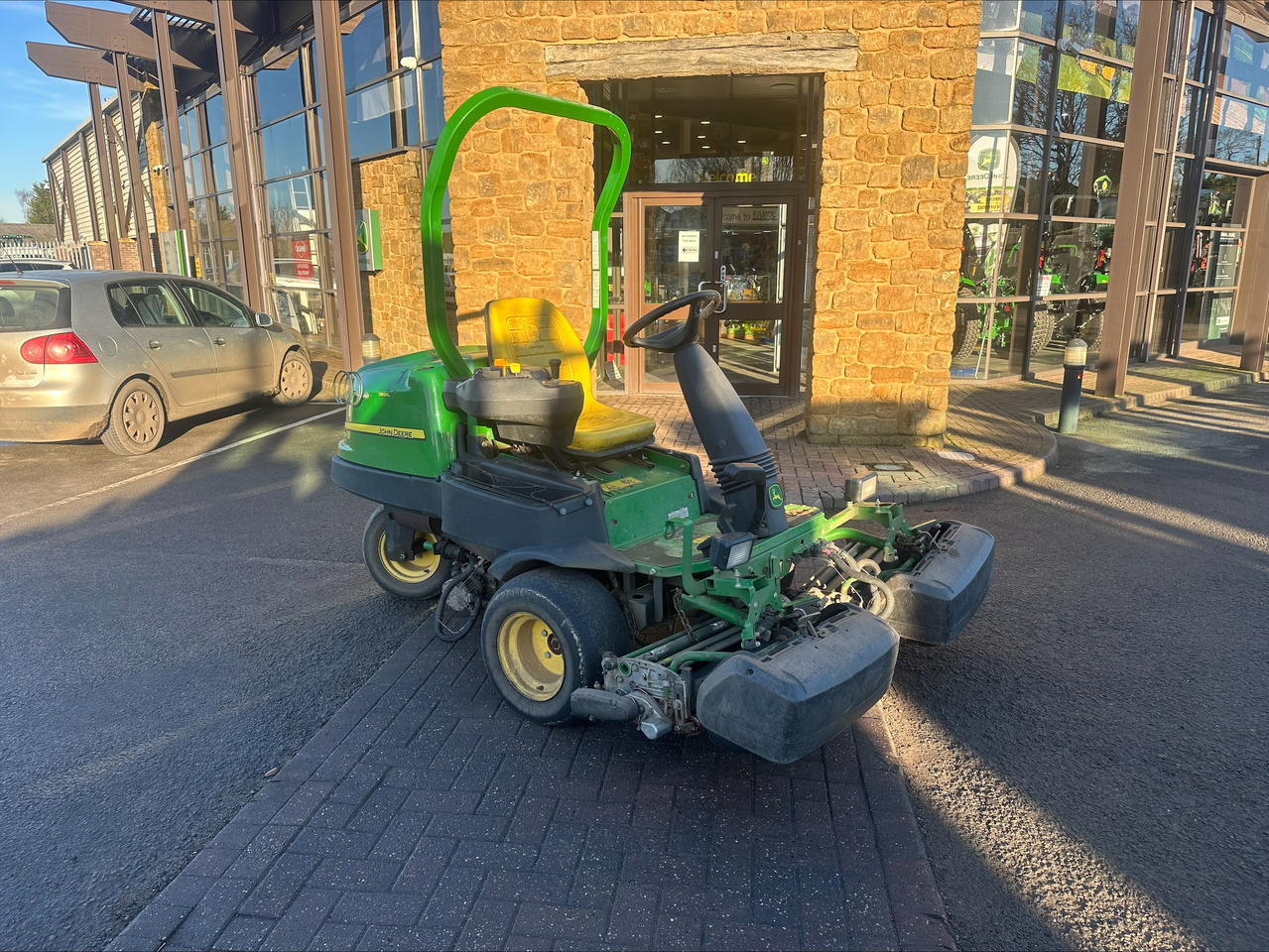 John Deere 2500E greens triple mower - Cortador de grama: foto 1 John Deere 2500E greens triple mower - Cortador de grama: foto 1