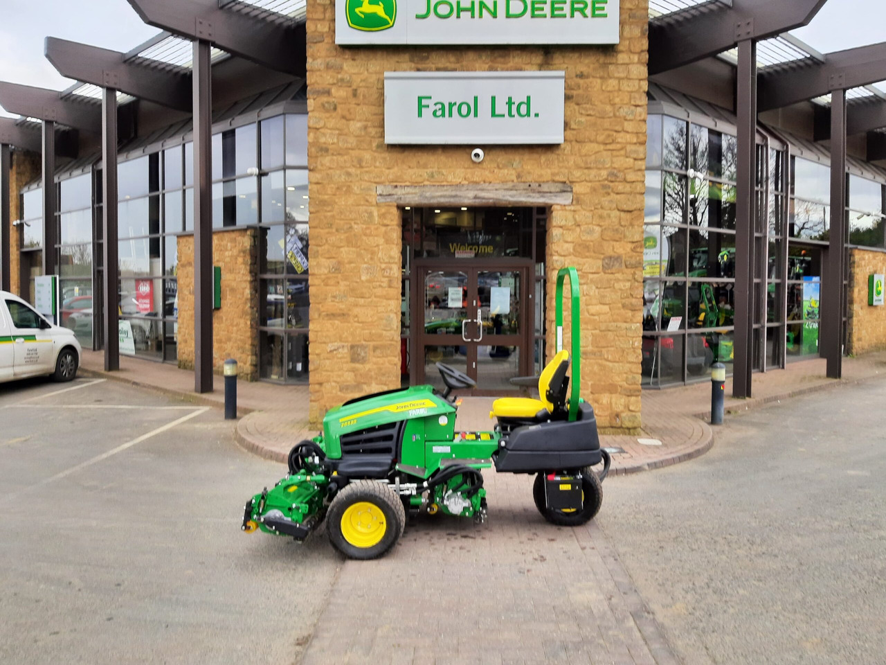 John Deere 2653B utility triple mower - Cortador de grama: foto 2 John Deere 2653B utility triple mower - Cortador de grama: foto 2