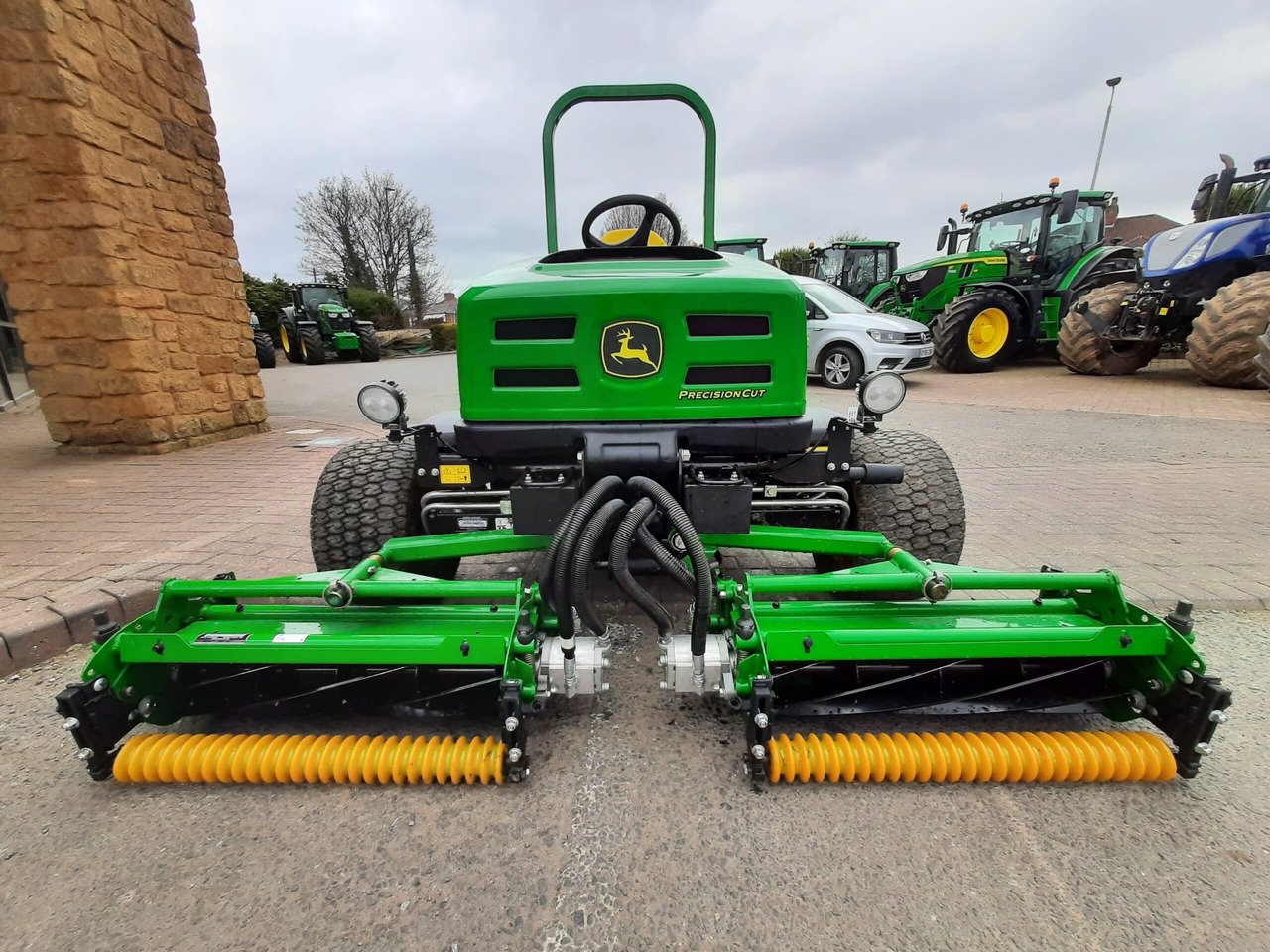 John Deere 2653B utility triple mower - Cortador de grama: foto 4 John Deere 2653B utility triple mower - Cortador de grama: foto 4