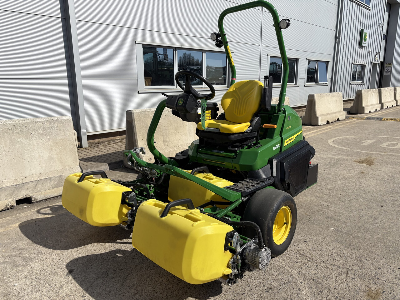 John Deere 2750E Triplex mower - Cortador de grama: foto 1 John Deere 2750E Triplex mower - Cortador de grama: foto 1