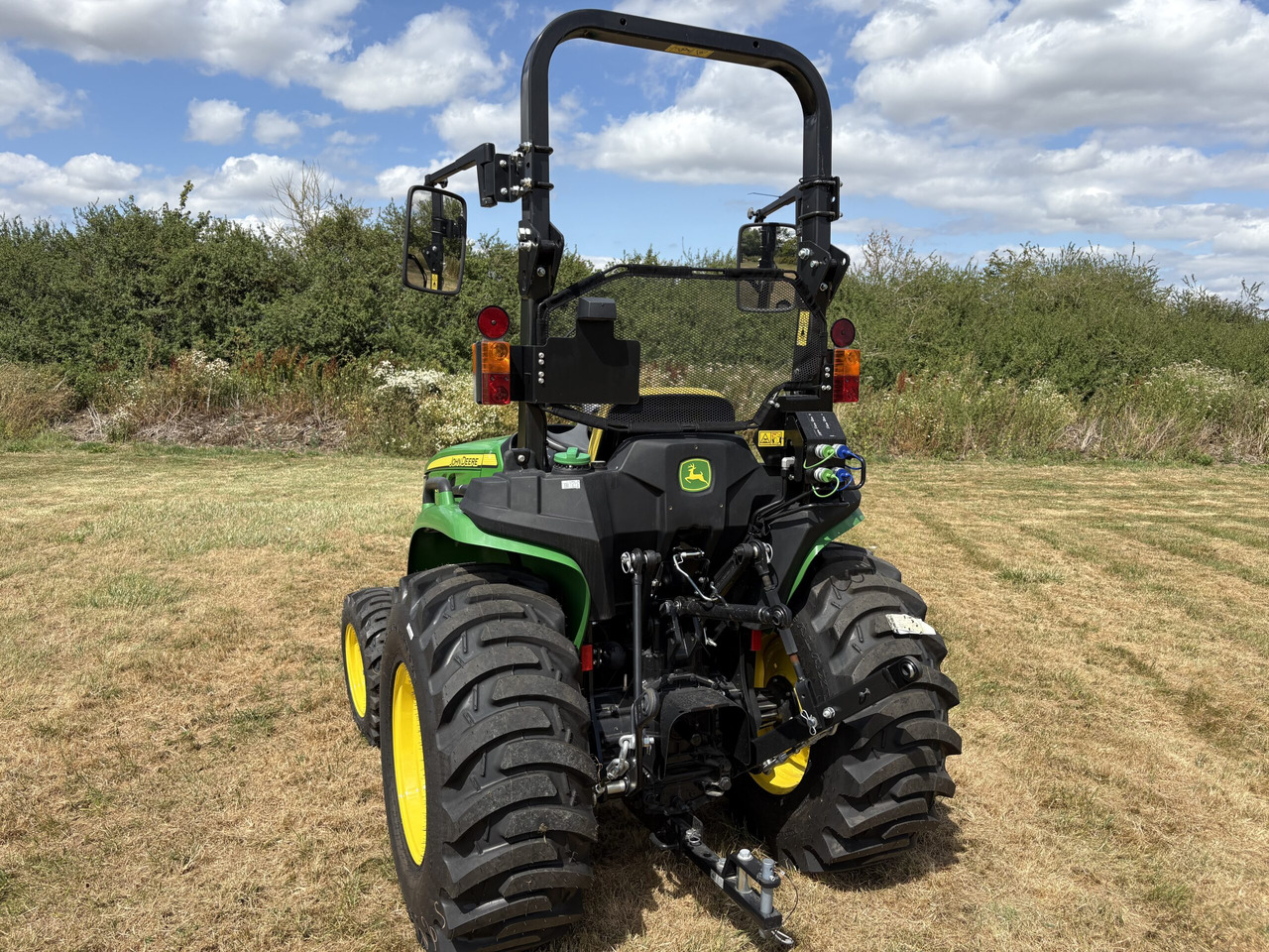John Deere 3025E Compact Tractor - Mini trator: foto 2 John Deere 3025E Compact Tractor - Mini trator: foto 2